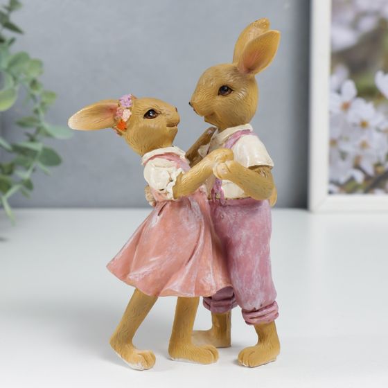 !09 Сувенир полистоун "Танцующие кролики, в розовых нарядах" 14,5х6,5х9 см