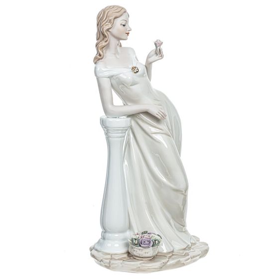 Фигурка декоративная &quot;Девушка&quot;, Д14 Ш10 В27,5 см