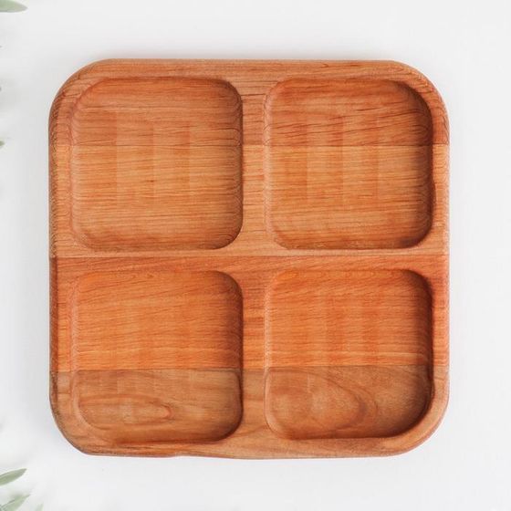 !09 Менажница квадратная, бук 4 отсека d=20 см