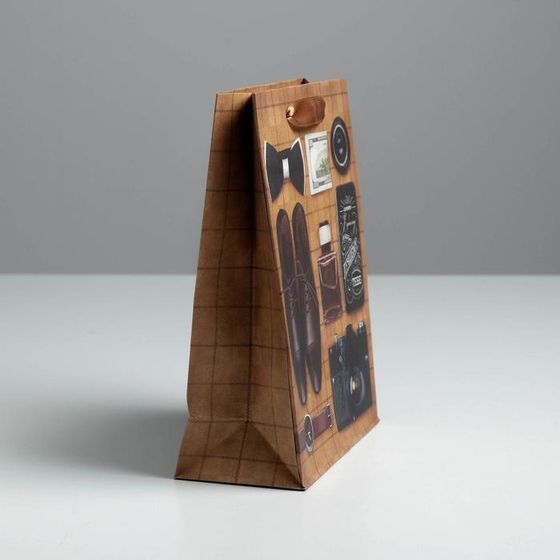 !09 Пакет крафтовый (набор 2 штуки) вертикальный «Поздравляю», MS 18 × 23 × 8 см.