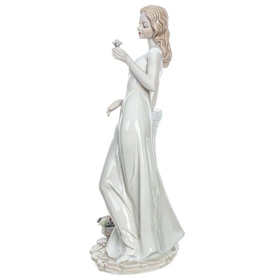 Фигурка декоративная &quot;Девушка&quot;, Д14 Ш10 В27,5 см