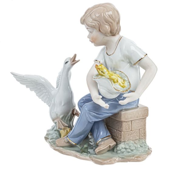 Фигурка декоративная &quot;Мальчик и гусь&quot;, Д19 Ш9 В17 см