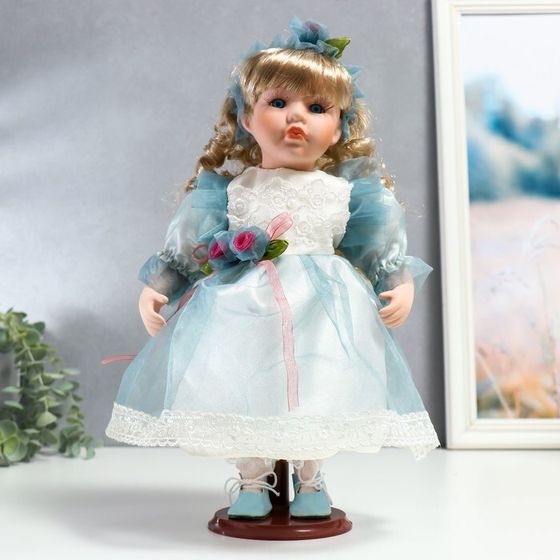 Кукла коллекционная керамика &quot;Флора в бело-голубом платье и лентой на голове&quot; 30 см