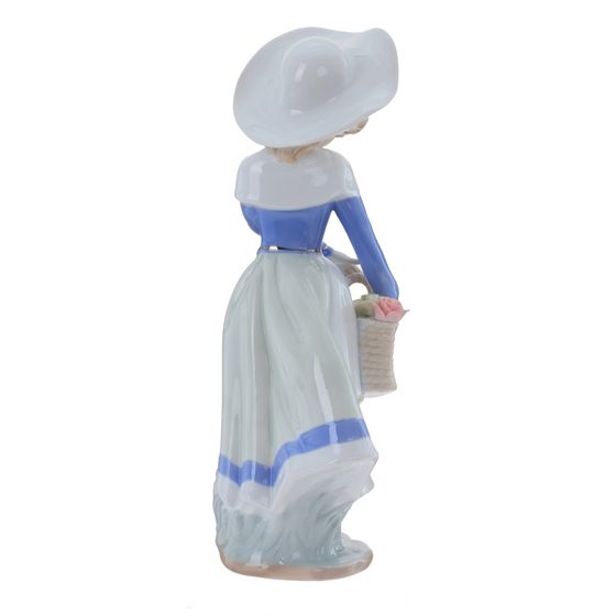 Фигурка декоративная &quot;Девочка&quot;, L10 W13 H30 см