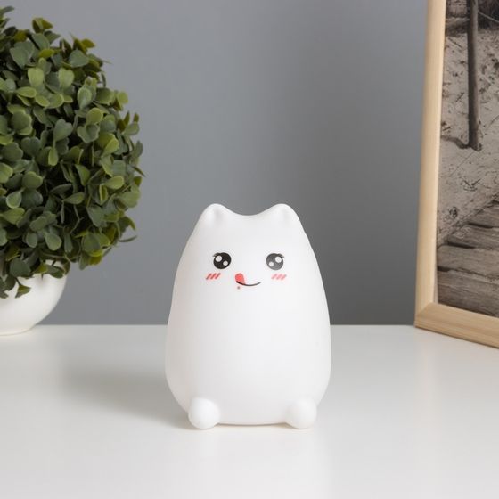 Фигурка светящаяся RISALUX «Кошечка», LED-ночник, от батареек, белый, 9.5×9×13.5 см