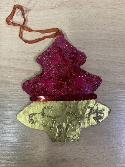 !09 Набор елочных украшений (набор 5 штук) 8 см. Сердце сиреневое 3 штуки + Елочка 2 штуки цвет сиреневый + цвет красно-золотой