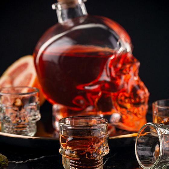 Набор SKULL 7 предметов (штоф 800мл  стопки 6шт 50мл)