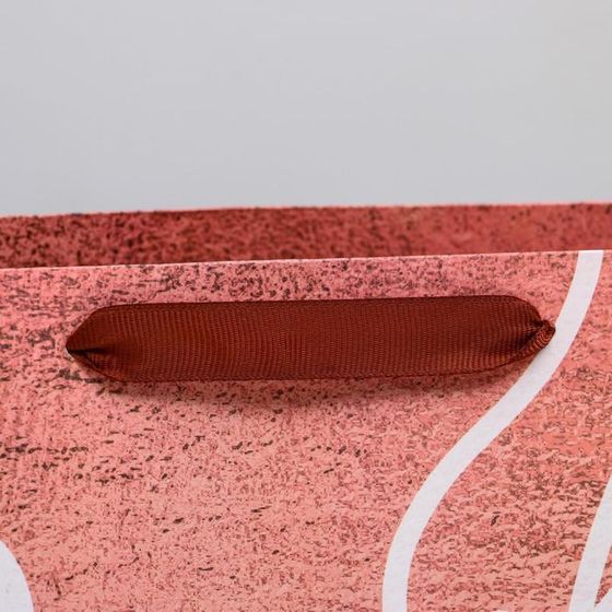 !09 Комплект из 2-х подарочных пакетов: ламинированный «Любовь дарит тебе счастье» 22 × 17.5 × 8 см + ламинированный горизонтальный «С Любовью» 23 × 18 × 10 см